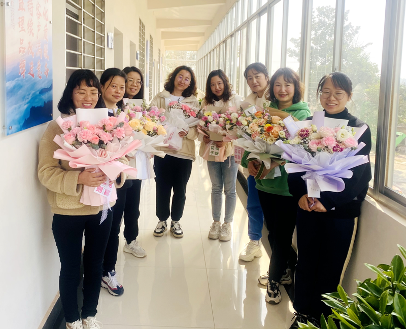 逐梦新时代 巾帼展风采——太阳成集团官网公司开展庆三八节活动